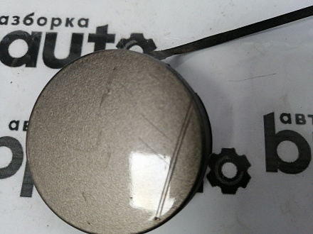 AA045958; Заглушка буксир. крюка переднего бампера (5M0807241A) для Volkswagen Golf Plus II (2009-2014)/БУ; Оригинал; Р1, Мелкий дефект; 