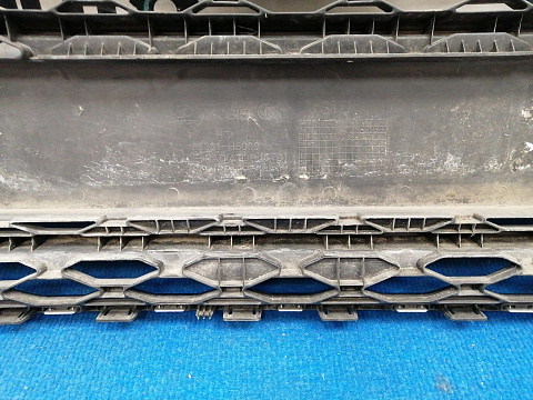 Фотография детали AA038119; Решетка радиатора (86351-H5000) для Hyundai Solaris II (2017- 2020)/БУ; Оригинал; Р2, Удовлетворительное; . Фото номер 16