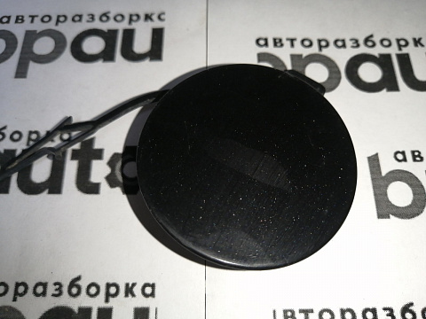 Фотография детали AA045232; Заглушка буксир.крюка заднего бампера (3G5807441) для Volkswagen Passat B8 Sedan (2015-2020)/БУ; Оригинал; Р0, Хорошее; . Фото номер 4