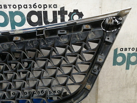 Фотография детали AA033307; Решетка радиатора (86350-3U500) для Kia Sportage III рест. (2014 - 2016)/БУ; Оригинал; Р2, Удовлетворительное; . Фото номер 23