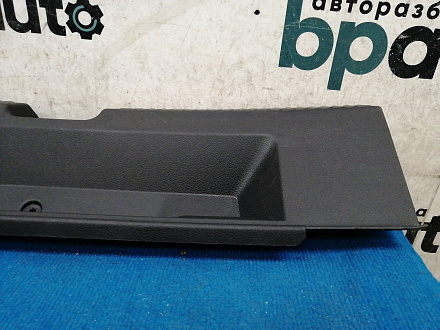 AA036195; Накладка задней панели (6RU863459A) для Volkswagen Polo/БУ; Оригинал; Р1, Мелкий дефект; 