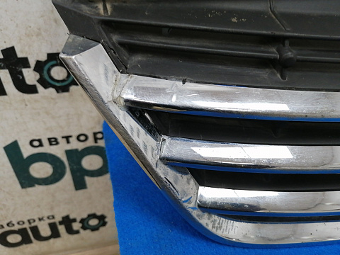 Фотография детали AA025795; Решетка радиатора (7S71-8200-B) для Ford Mondeo/БУ; Оригинал; Р1, Мелкий дефект; . Фото номер 3