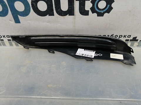 Фотография детали AA045580; Накладка переднего бампера правая (L8A2-17D749-AA) для Land Rover Range Rover Velar L560 (2017 - 2023)/БУ; Оригинал; Р1, Мелкий дефект; . Фото номер 5