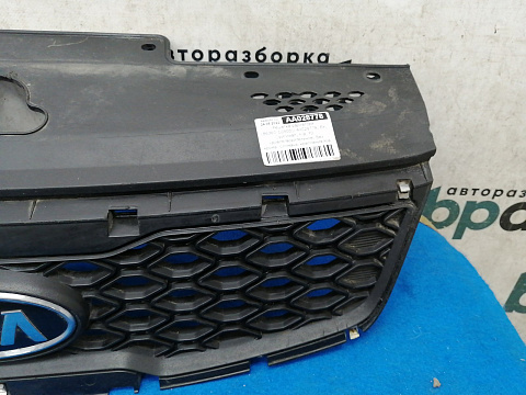 Фотография детали AA028778; Решетка радиатора (86360-1G600) для Kia Rio/БУ; Оригинал; Р2, Удовлетворительное; . Фото номер 2