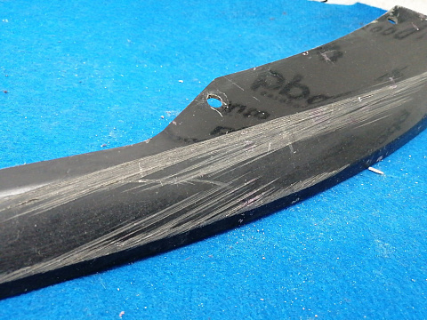 Фотография детали AA025974; Накладка переднего бампера нижняя правая (DS73-17626-K) для Ford Mondeo/БУ; Оригинал; Р1, Мелкий дефект; . Фото номер 3
