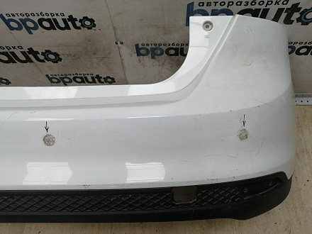 AA046063; Бампер задний; без паркт. (BM51-A17906-AGW) для Ford Focus III Hatchback (2011- 2015)/БУ; Оригинал; Р1, Мелкий дефект; 