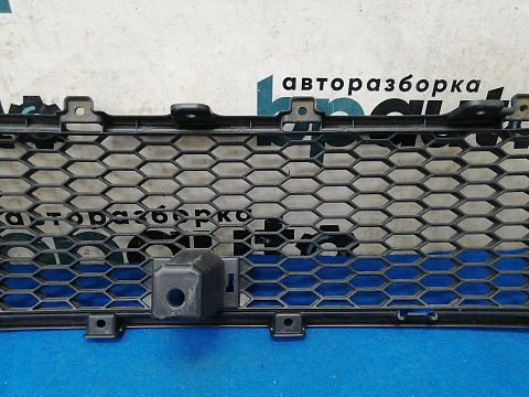 Фотография детали AA028247; Решетка переднего бампера (6402A199) для Mitsubishi Outlander II XL рест. (2009-2013)/БУ; Оригинал; Р1, Мелкий дефект; . Фото номер 8