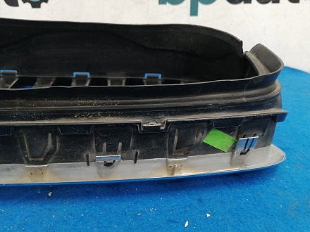 AA034176; Решетка радиатора левая (51317157687) для BMW/БУ; Оригинал; Р1, Мелкий дефект; 