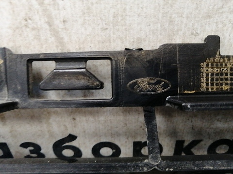 Фотография детали AA032261; Решетка переднего бампера (DS73-17B968-K) для Ford Mondeo/БУ; Оригинал; Р1, Мелкий дефект; . Фото номер 13