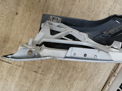 Фотография детали AA040733; Бампер задний; под паркт. (8M51-N17906-A) для Ford Focus II Wagon рест. (2007- 2011)/БУ; Оригинал; Р1, Мелкий дефект; . Фото номер 8