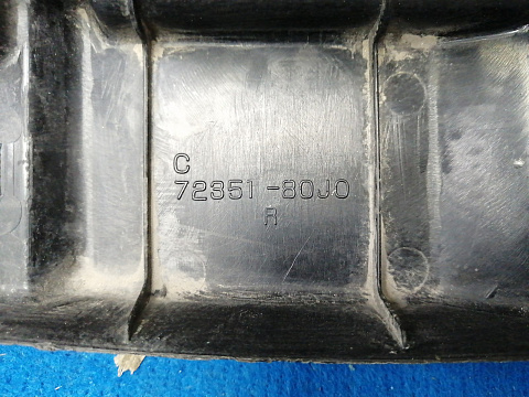 Фотография детали AA028068; Пыльник переднего крыла правый (72351-80J0) для Suzuki SX-4 (2006 — 2013)/БУ; Оригинал; Р0, Хорошее; . Фото номер 9
