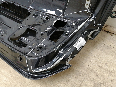 Фотография детали AA038135; Крышка багажника (5C6827025A) для Volkswagen Jetta VI (2010- 2014)/БУ; Оригинал; Р3, Под восстановление; . Фото номер 15