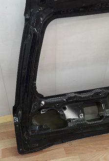 AA011124; Крышка багажника верхняя (67005-60D51) для Toyota Land Cruiser 200 (2008 — 2012)/БУ; Оригинал; Р0, Хорошее; 