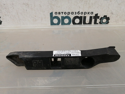 AA044258; Кронштейн переднего бампера правый (3001814600) для Ford Focus/БУ; Неоригинал; Р0, Хорошее; 