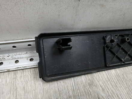 AA045455; Площадка под номер переднего бампера (52114-33370) для Toyota Camry 55 рест. (2014 — 2017)/БУ; Оригинал; Р0, Хорошее; 