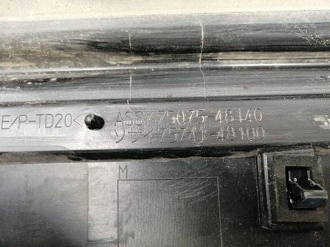 Фотография детали AA035336; Накладка на дверь задняя правая (75075-48140) для Lexus RX/БУ; Оригинал; Р1, Мелкий дефект; . Фото номер 8