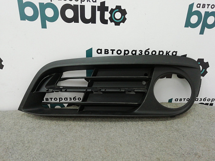 AA004388; Решетка под ПТФ левая (51117331735) для BMW 5 серия VI Sedan (F10) рест. (2013-2017)/БУ; Оригинал; Р0, Хорошее; 