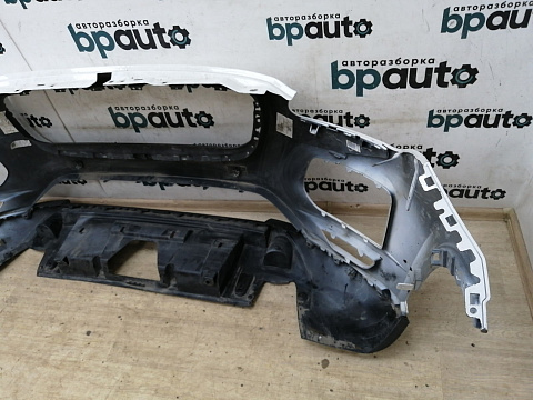 Фотография детали AA018614; Бампер передний; под паркт.; без омыват. (J9C3-17F000-AA) для Jaguar E-Pace I (2017-2020)/БУ; Оригинал; Р1, Мелкий дефект; . Фото номер 9