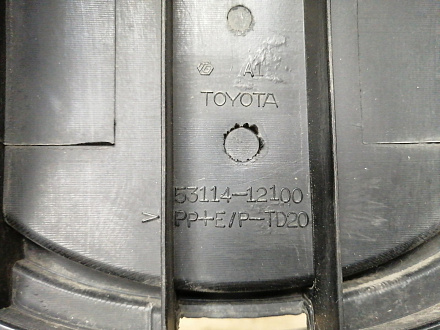 AA034667; Решетка радиатора, с хром полосками (53114-12100) для Toyota Corolla 150 (2006-2009)/БУ; Оригинал; Р1, Мелкий дефект; 