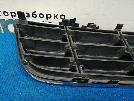 AA037766; Решетка переднего бампера (3C0853677) для Volkswagen Passat/БУ; Оригинал; Р2, Удовлетворительное; 