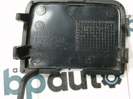 AA026121; Заглушка буксир. крюка заднего бампера (3C5807441) для Volkswagen Passat B6 Sedan (2005-2010)/БУ; Оригинал; Р0, Хорошее; 