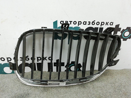 AA005677; Решетка радиатора правая хром (51137065702) для BMW 5 серия Е60 Е61/Нов с деф; Неоригинал; Р1, Мелкий дефект; 