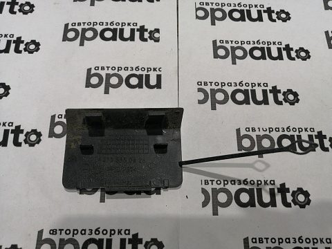 Фотография детали AA045471; Заглушка буксир. крюка заднего бампера AMG (A2128850426) для Mercedes-Benz E-klasse IV Sedan (W212) (2009-2013)/БУ; Оригинал; Р0, Хорошее; . Фото номер 4