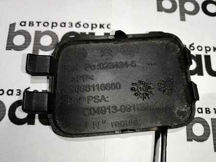 AA045229; Заглушка буксир. крюка переднего бампера (9688116680) для Citroen C4 II HB (2011-2016)/БУ; Оригинал; Р0, Хорошее;