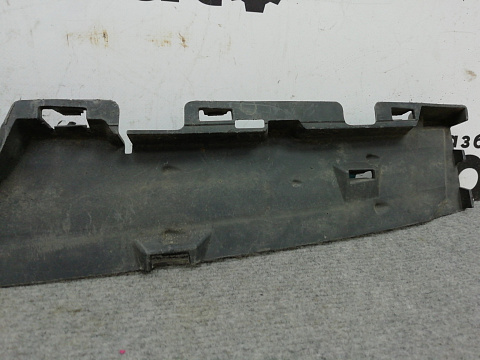 Фотография детали AA010015; Накладка на решетку радиатора сзади, матовая (22895145) для Opel Insignia/БУ; Оригинал; Р1, Мелкий дефект; . Фото номер 2