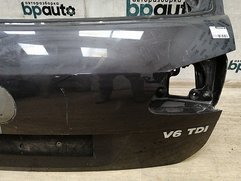 Фотография детали AA029456; Крышка багажника (7P6827025) для Volkswagen Touareg/БУ; Оригинал; Р2, Удовлетворительное; . Фото номер 4