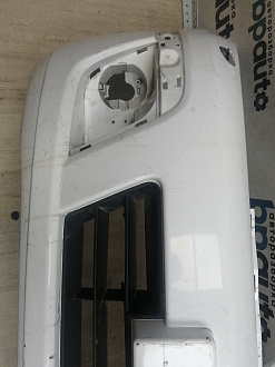 AA045993; Бампер передний; без паркт.; под омыват. (62022-EM00H) для Nissan Tiida/БУ; Оригинал; Р1, Мелкий дефект; 