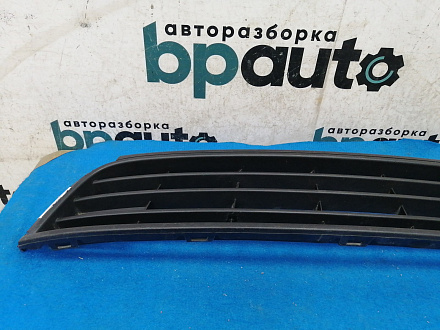 Решетка переднего бампера Фольксваген Polo V Sedan 2010-2014, б/у, фото 6