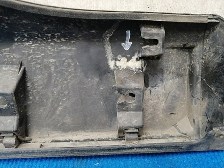AA035635; Накладка на дверь нижняя, задняя правая (75077-42040) для Toyota Rav4 50 (2019 -н.в.)/БУ; Оригинал; Р1, Мелкий дефект; 