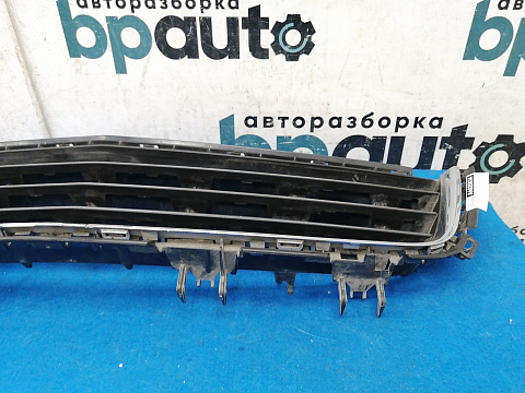 Фотография детали AA025634; Решетка переднего бампера (13238553) для Opel Astra/БУ; Оригинал; Р1, Мелкий дефект; . Фото номер 5