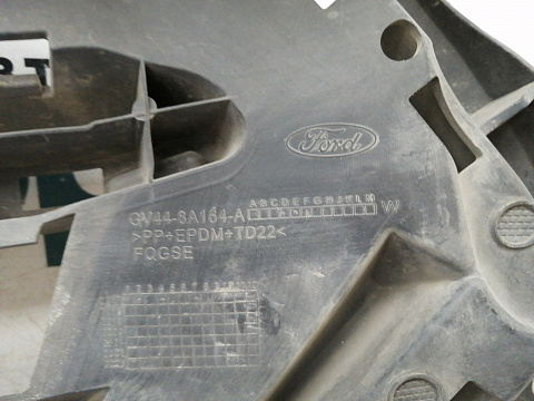 Фотография детали AA032224; Каркас решетки радиатора (GV44-8A164-A) для Ford Kuga II рест. (2016-2019)/БУ; Оригинал; Р1, Мелкий дефект; . Фото номер 18