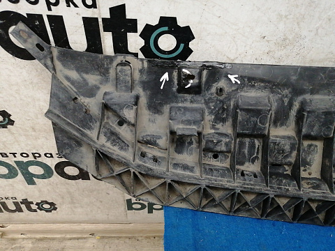 Фотография детали AA034271; Защита переднего бампера (5E0 807 611) для Skoda Octavia/БУ; Оригинал; Р1, Мелкий дефект; . Фото номер 6