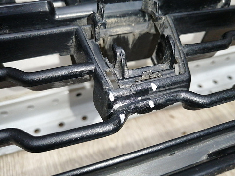 Фотография детали AA045109; Решетка переднего бампера верхняя, М-пакет; под камер. (51118060891) для BMW Х6 II (F16) (2014-2019)/БУ; Оригинал; Р1, Мелкий дефект; . Фото номер 8