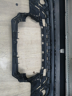 AA046013; Бампер задний; под паркт. (J8A2-17A958-AB) для Land Rover Range Rover Velar L560 (2017 - 2023)/БУ; Оригинал; Р1, Мелкий дефект; 