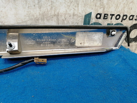AA034033; Накладка крышки багажника, без кнопки (84810-EM40A) для Nissan Tiida/БУ; Оригинал; Р2, Удовлетворительное; 