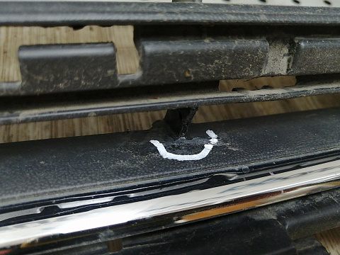 Фотография детали AA046151; Решетка переднего бампера (5G0853677A) для Volkswagen Golf/БУ; Оригинал; Р1, Мелкий дефект; . Фото номер 7