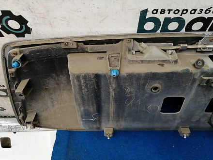 AA033920; Накладка крышки багажника (76811-60190) для Toyota Land Cruiser Prado 150 (2010 — 2013)/БУ; Оригинал; Р0, Хорошее; (070) Белый перламутр 3х. сл.