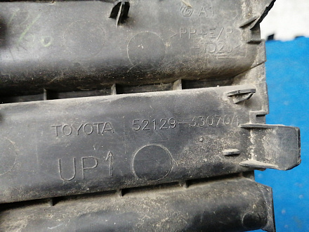 AA031097; Заглушка букс. крюка переднего бампера (52129-33070) для Toyota Camry 55 рест. (2014 — 2017)/БУ; Оригинал; Р1, Мелкий дефект; 