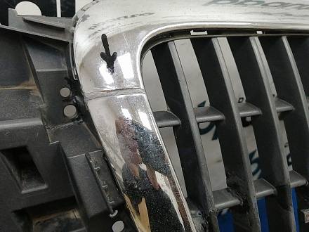AA030015; Решётка радиатора; под паркт. (8R0 853 651) для Audi Q5 I (2008-2012)/БУ; Оригинал; Р2, Удовлетворительное; 