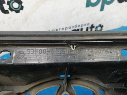 AA025506; Решетка радиатора (53111-0K450) для Toyota Hilux VII рест. (2011 - 2015)/БУ; Оригинал; Р1, Мелкий дефект; 