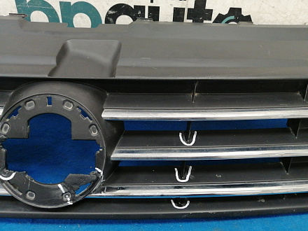 AA033300; Решетка радиатора (6RU853653B) для Volkswagen Polo V рест. Sedan (2015-2020)/БУ; Оригинал; Р2, Удовлетворительное; 