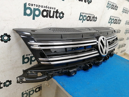 AA030416; Решетка радиатора (5N0853653E) для Volkswagen Tiguan I рест. (2011- 2016)/БУ; Оригинал; Р2, Удовлетворительное; 