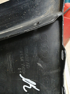 AA045620; Бампер передний; под паркт.; под омыват. (8T0 807 437 AD) для Audi A5/БУ; Оригинал; Р1, Мелкий дефект; 