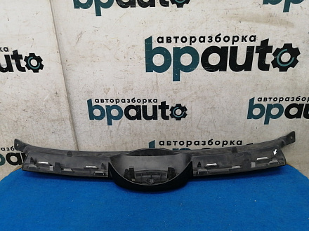 AA028585; Решетка радиатора (BM51-8200-B) для Ford Focus/БУ; Оригинал; Р1, Мелкий дефект; 