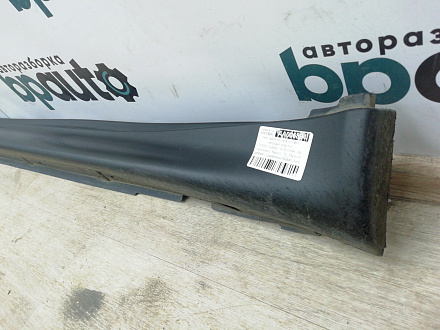 AA006894; Накладка порога правая, матовый пластик (76850-1KA6A) для Nissan Juke I (2010-2014)/БУ; Оригинал; Р1, Мелкий дефект; 