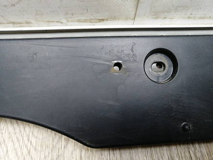 AA045455; Площадка под номер переднего бампера (52114-33370) для Toyota Camry 55 рест. (2014 — 2017)/БУ; Оригинал; Р0, Хорошее; 